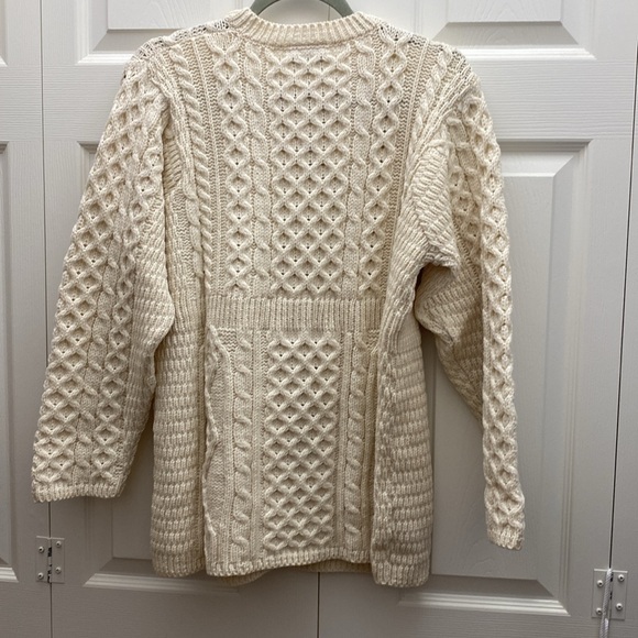 Carriagdonn Aran 100% Merino Wool Cardigan in size L (NWT) - Picture 2 of 6